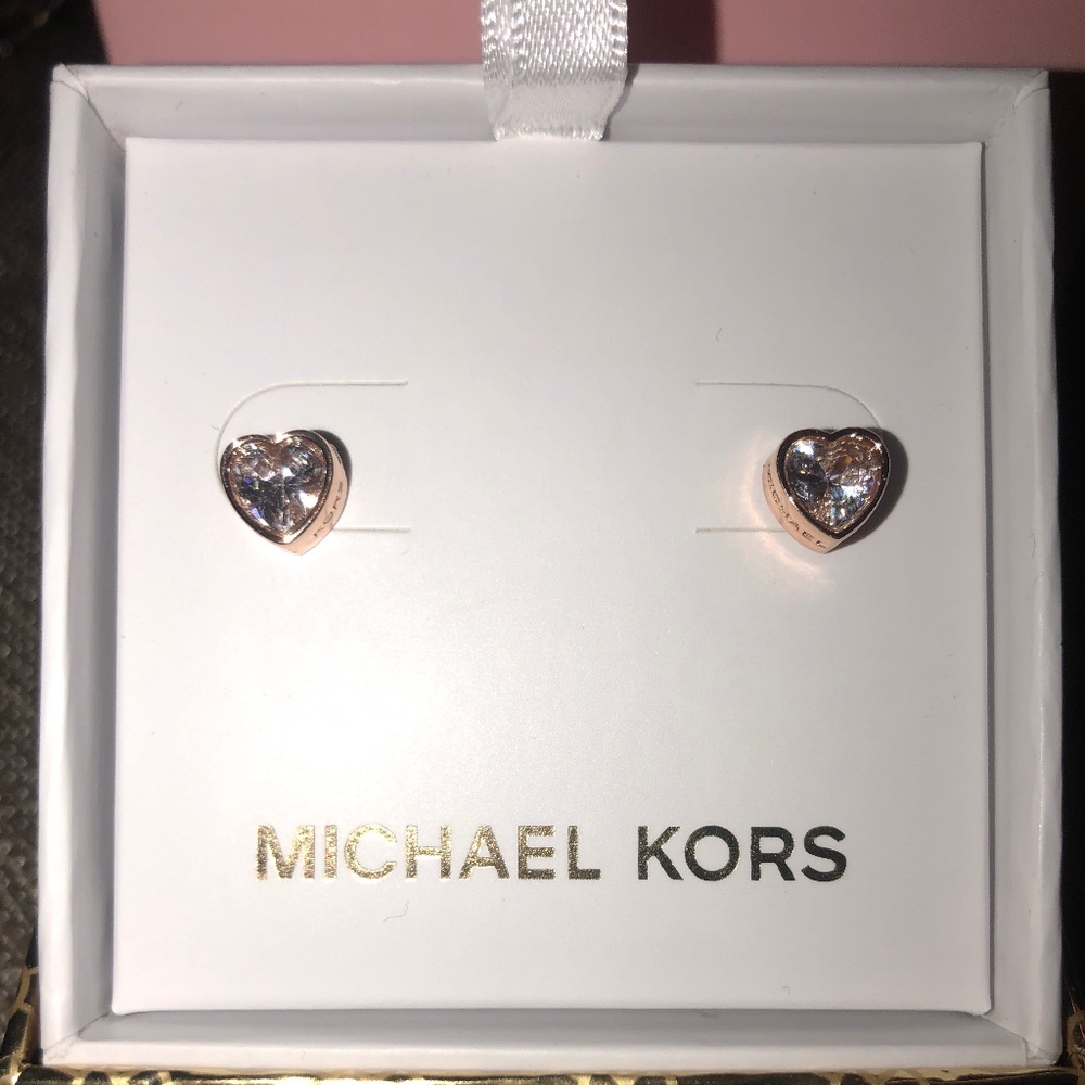 NIB MICHAEL KORS ROSE GOLD HEART💗 STUDS